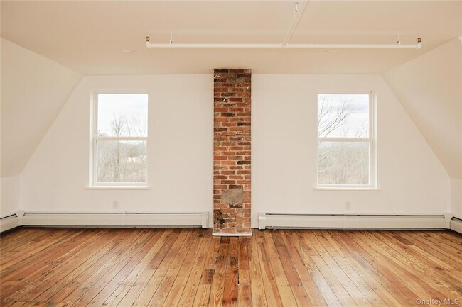 Building Photo - 5728 209