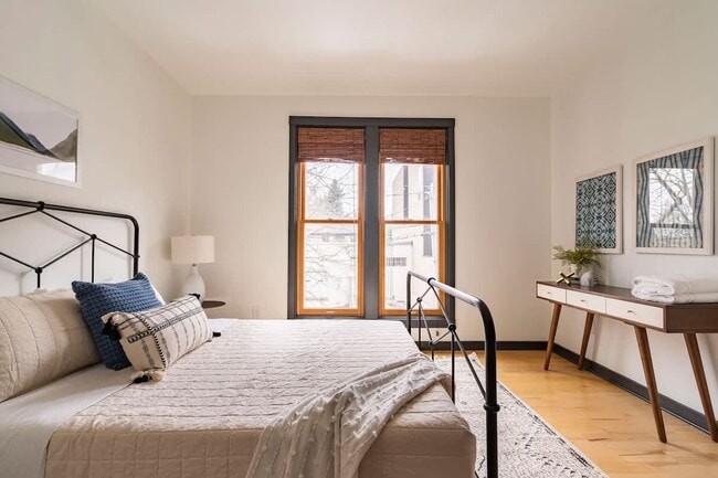 Building Photo - 2319 NW Raleigh St