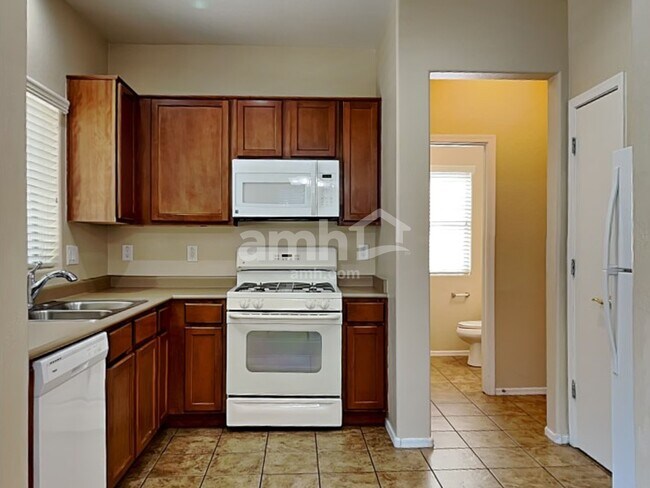 Building Photo - 14241 W Port Royale Ln