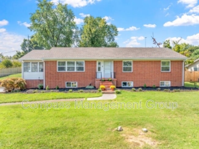 Building Photo - 217 Buckingham Dr