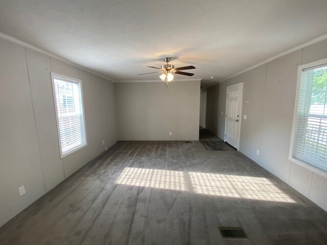 Building Photo - 10 Bradley Ln