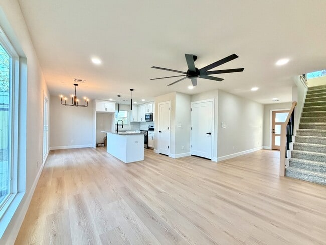 Building Photo - 2009 W Easton Ct