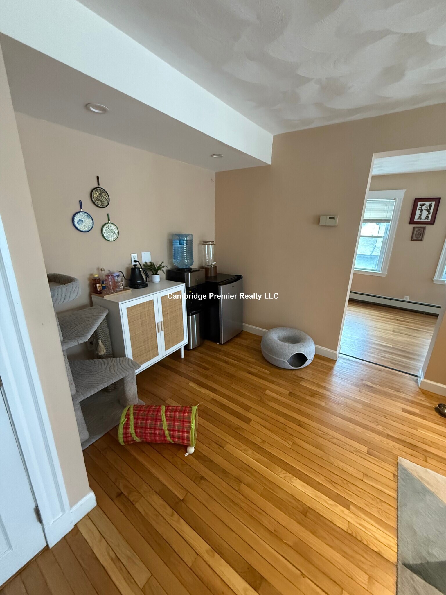 Building Photo - 60 Linwood St