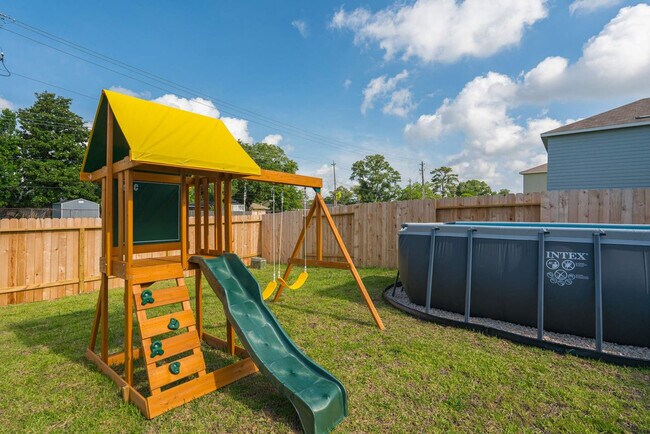 Building Photo - 10314 Woodwick St