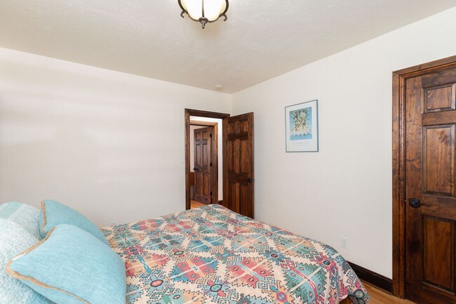 Building Photo - 4 Bed, 3 Bath—Single Family Home in Kensin...