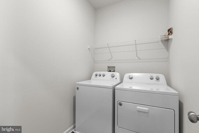 Building Photo - 7980 Patterson Wy