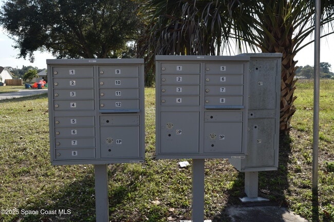 Building Photo - 1657 Norwood St NE