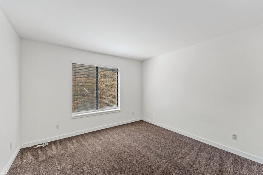 Building Photo - 1650 Upper Ironhorse Loop