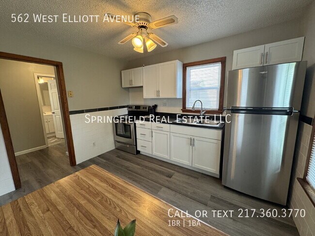 Building Photo - 562 W Elliott Ave