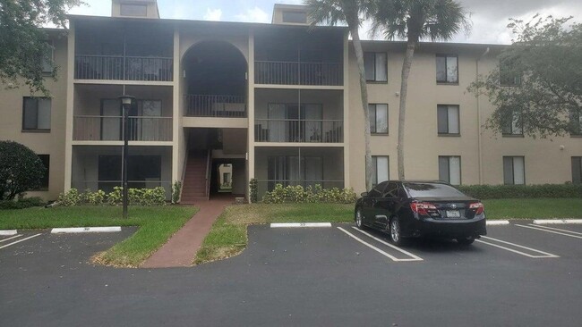 Primary Photo - 203 Foxtail Dr