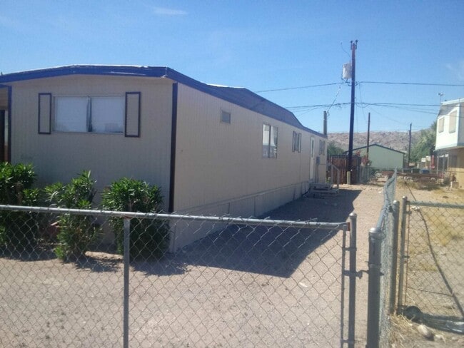 Building Photo - Bullhead City!  2 Bedroom Mobile