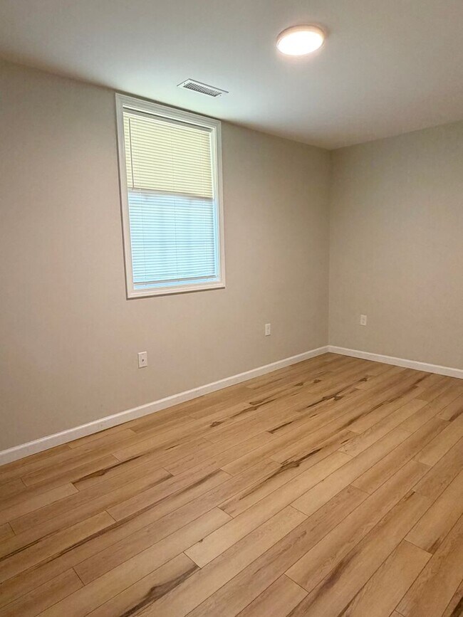 Building Photo - Rhodes