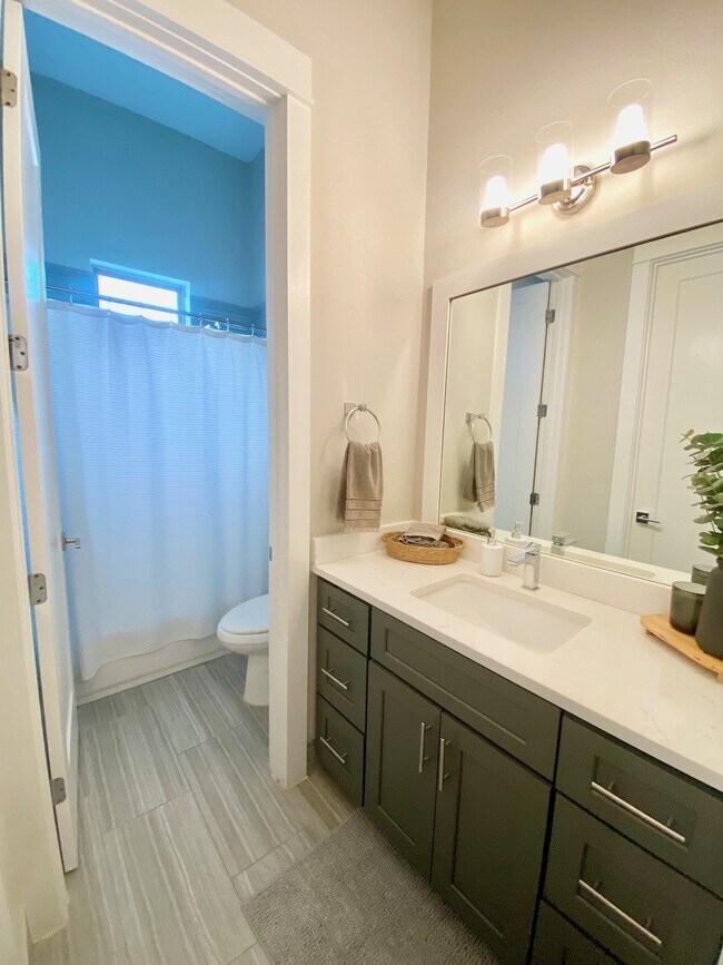 Building Photo - 1711 Freeman St