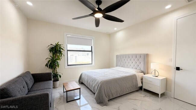 Building Photo - 1821 Desoto Blvd N