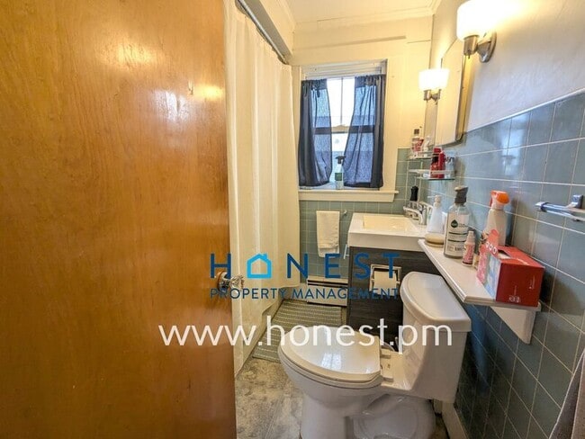 Building Photo - 20 Academy St