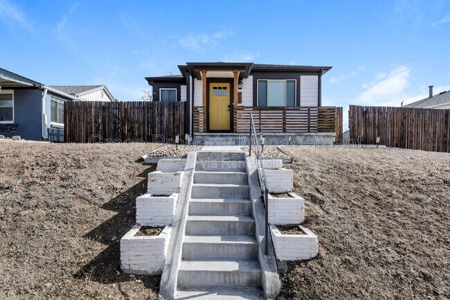 Building Photo - 322 N Raleigh St