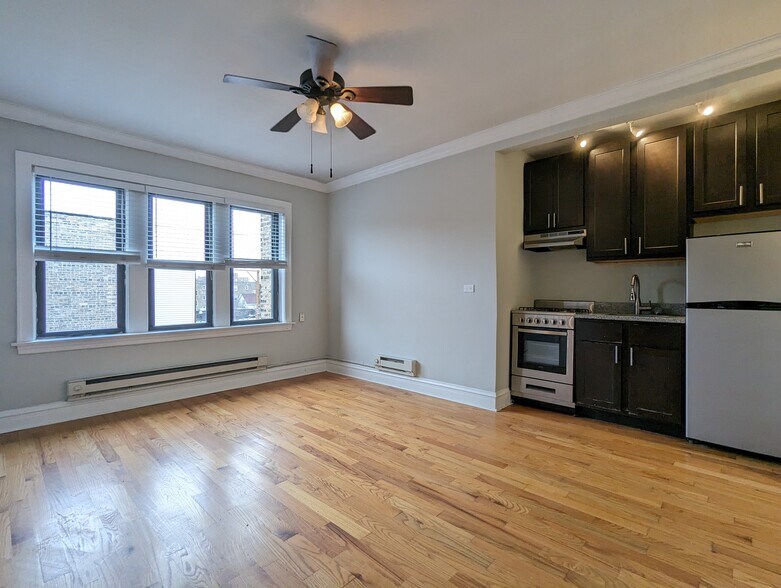 Primary Photo - 4735 N Hermitage Ave