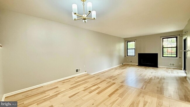 Building Photo - 305 Marten Rd