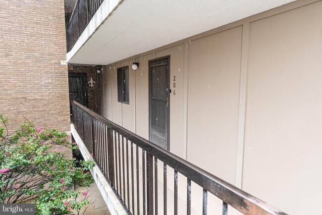 Building Photo - 227 Canal Park Dr
