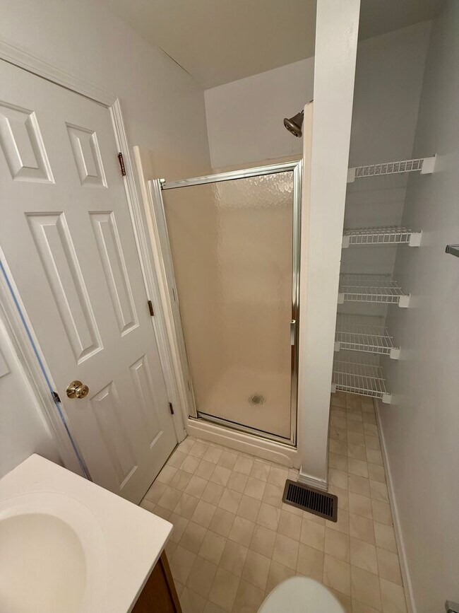 Building Photo - SHORT TERM RENTAL AVAIL FOR SUMMER 2026  (...