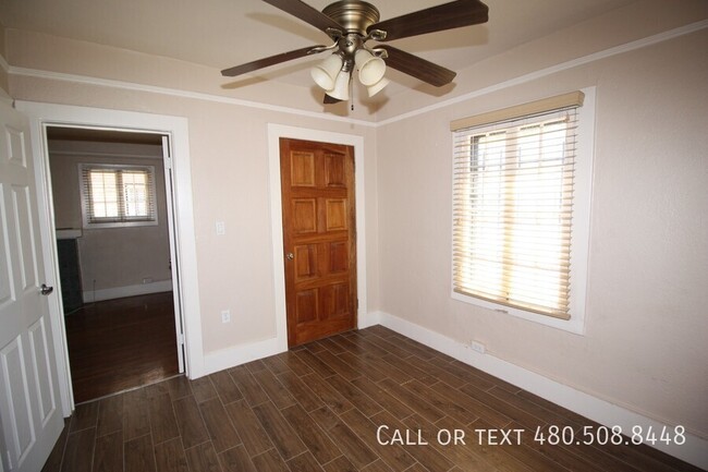 Building Photo - Charming 2-Bedroom Cottage in the Heart of...