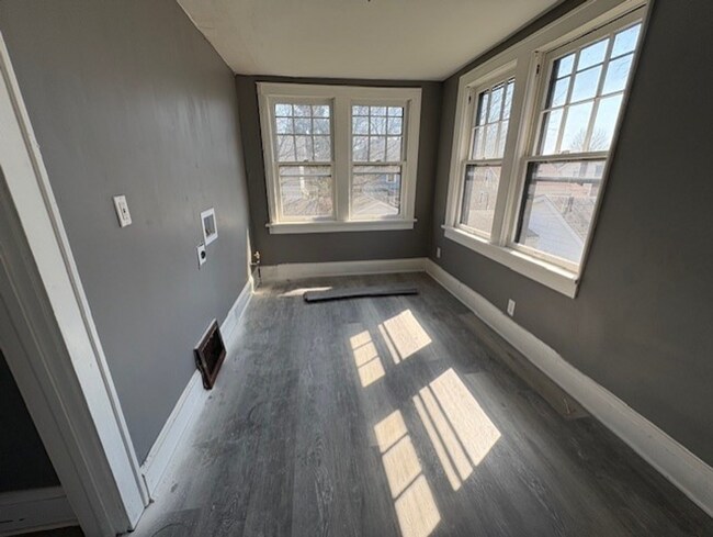 Building Photo - Charming 5-Bedroom Home with Eat-In Kitchen Nook & Bonus Sunroom