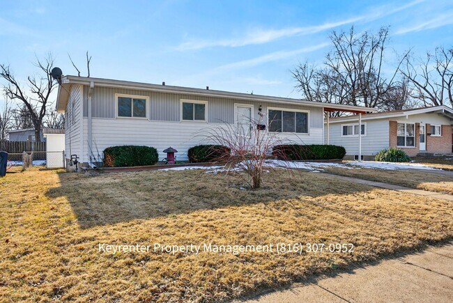 Building Photo - Spacious Florissant Home with Finished Basement & Bar