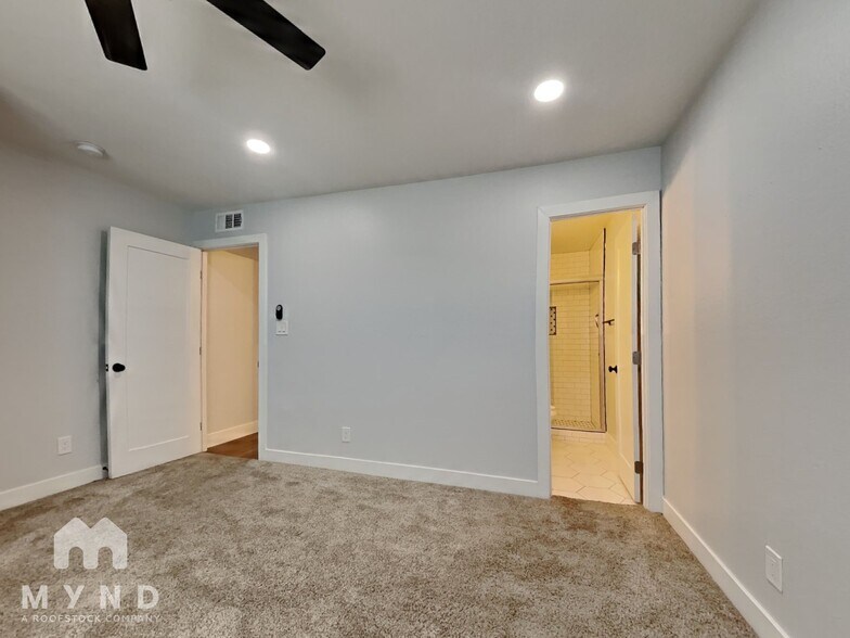 Building Photo - 2528 E Hermosa Dr