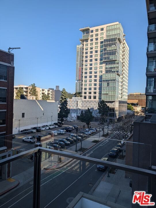 Building Photo - 1100 S Hope St