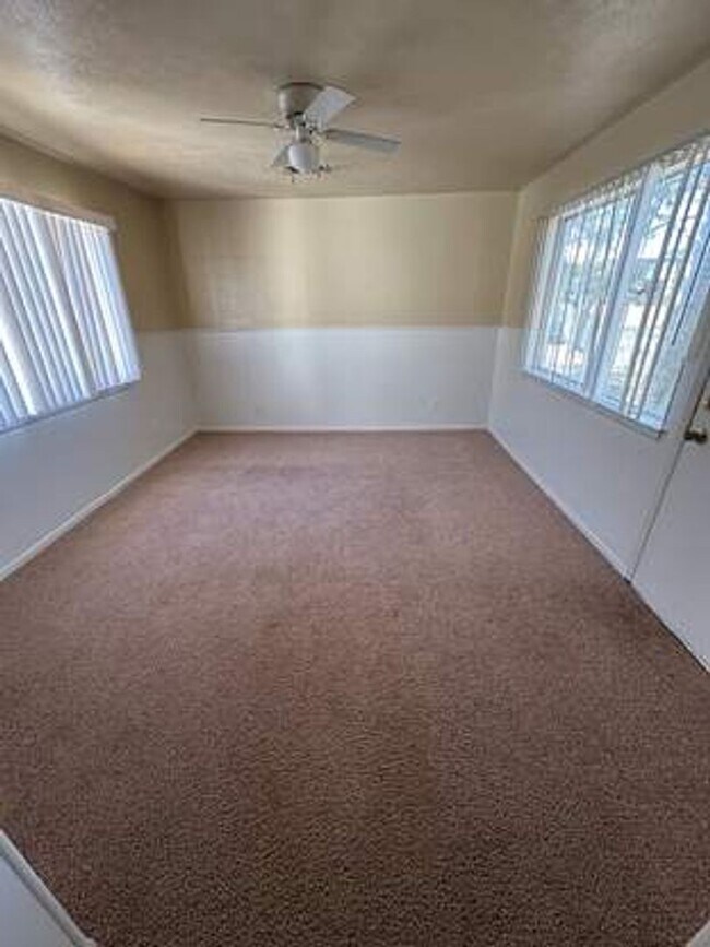 Building Photo - AVAILABLE NOW!