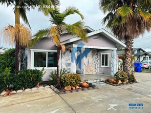 Building Photo - 5256-5260 Groveland Drive