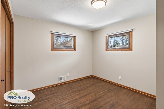 Building Photo - Recently Remodeled 4 Bedroom House