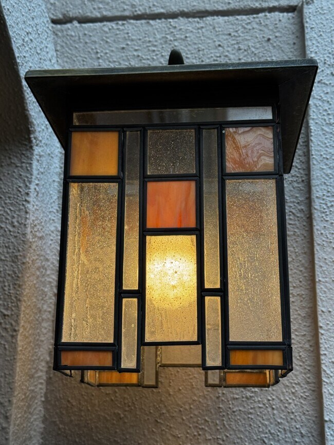 Building Photo - 4916 Travis St