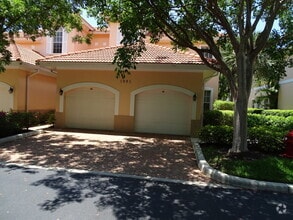 Building Photo - Newly Renovated & Available Now - Furnishe...