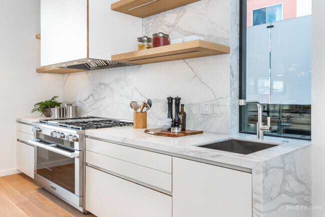 Building Photo - 17 Guy Pl