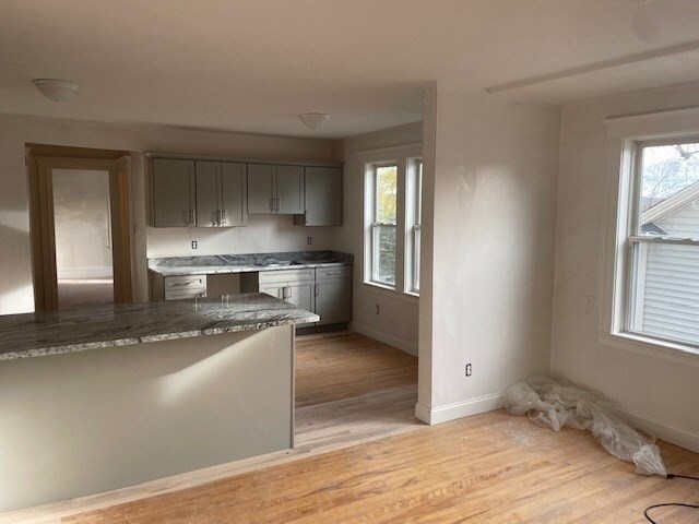 Building Photo - 154 Lovell St