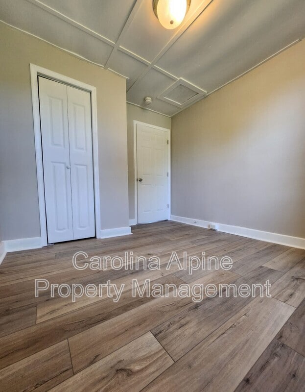 Building Photo - 503 Jackson St