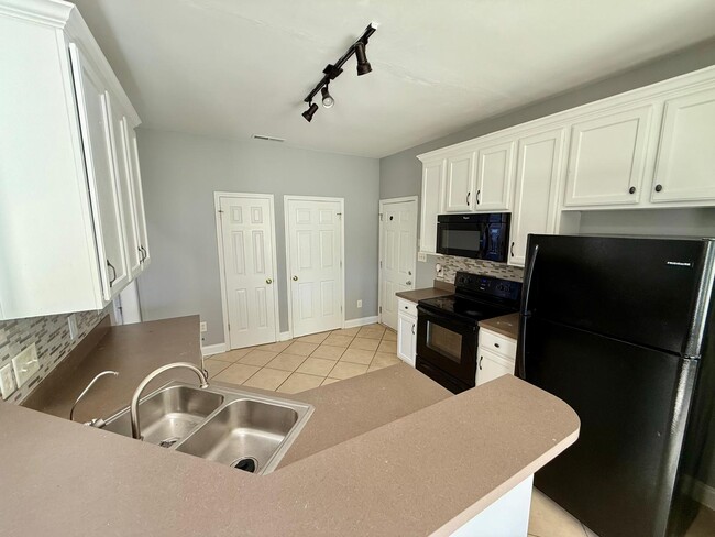 Building Photo - 3007 Hemby Commons Pkwy