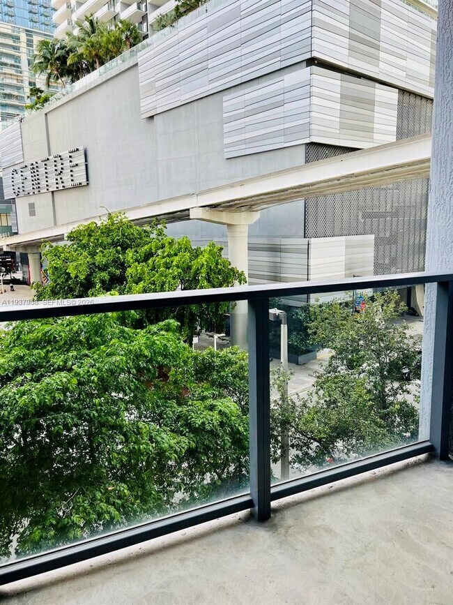 Building Photo - 31 SE 6th St