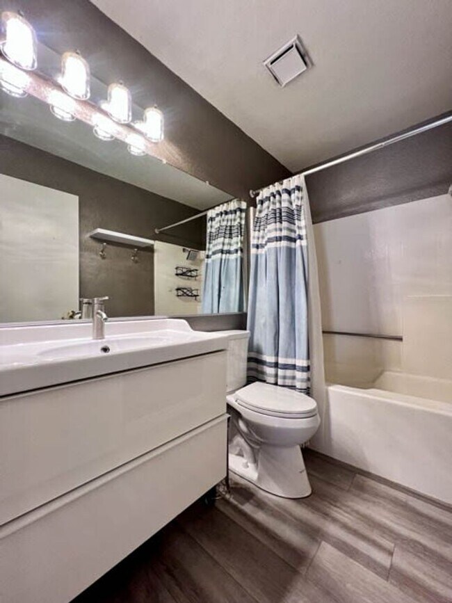 Building Photo - Upgraded 2 Bedroom Menifee home with a two...
