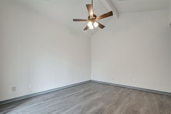 Building Photo - 940 Somercotes Ln