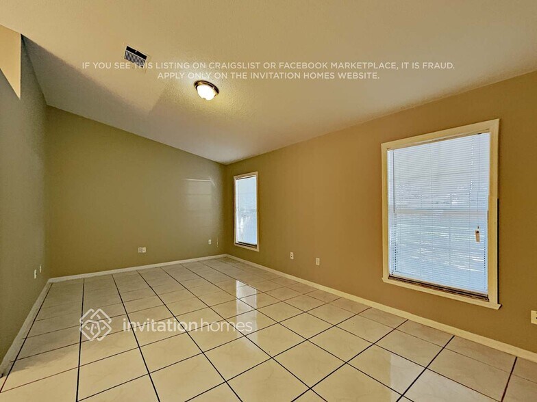 Building Photo - 339 Medina Ct