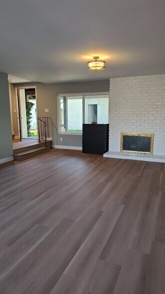 Building Photo - 1661 Aspen Village Way