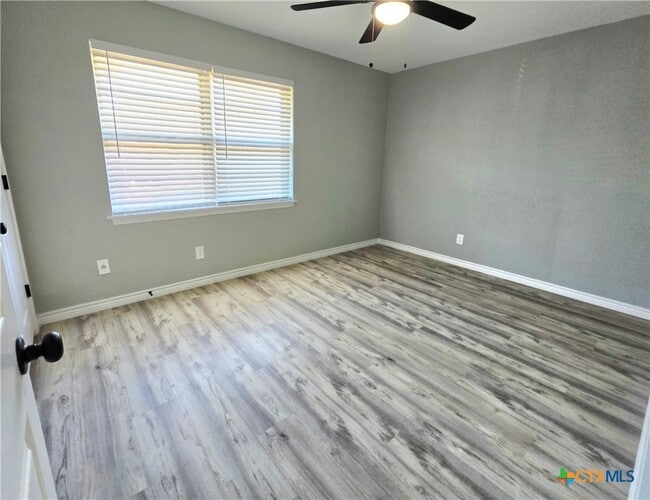 Building Photo - 1204 Amthor Ave