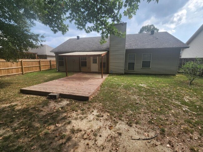 Building Photo - 701 Hidden Forest Dr