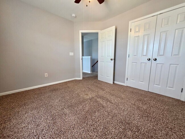 Building Photo - Elevated Four Bedroom in Rivertowne Countr...