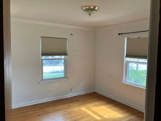Building Photo - Lovely Single Family House in Kenosha