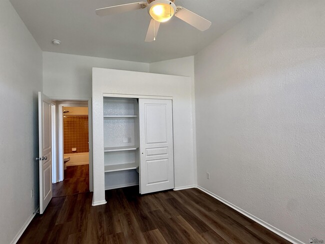 Building Photo - 10607 S Avenida Canela