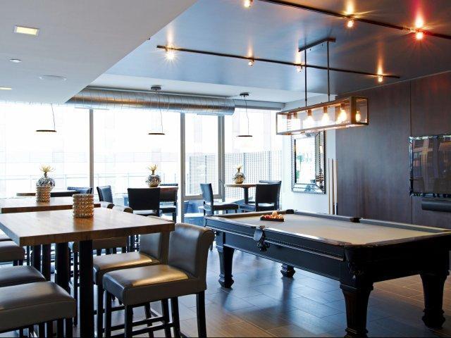 Building Photo - 139 W Kinzie St