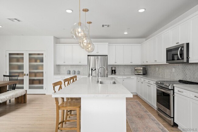 Building Photo - 8850 Weston Rd